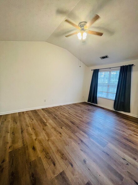 Building Photo - 3709 Hutchinson Trace Dr