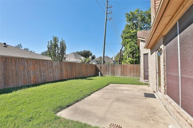 Building Photo - 10511 N Shadowdale Dr