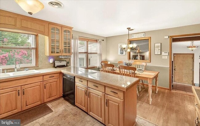 Building Photo - 7203 Peekskill Dr