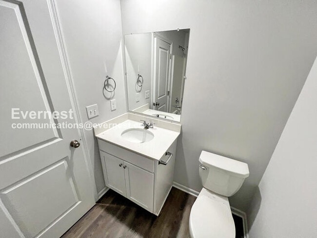 Building Photo - 3 Bed/2.5 Bath Home with Modern Amenities / Pet-Friendly / Coming Soon!