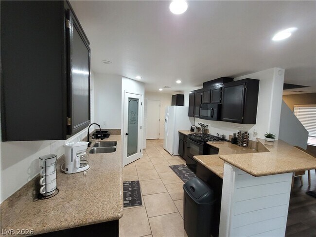 Building Photo - 6213 Capehart Falls St