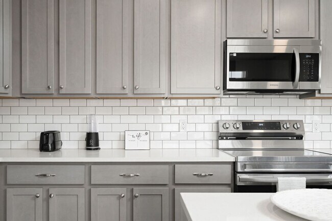 Building Photo - 3366 Firethorn Drive