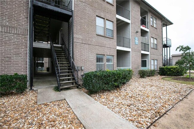 Building Photo - 12166 Metric Blvd