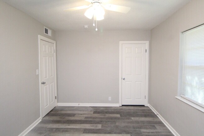 Building Photo - Move-In Ready 3-Bed Home – Pet Friendly & ...