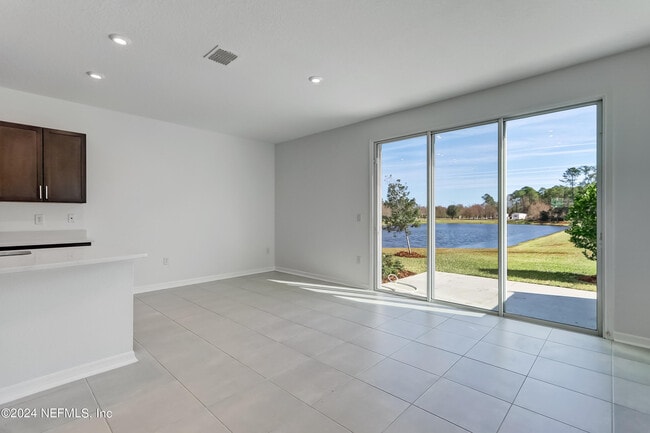 Building Photo - 13115 Annie’s Walk Dr
