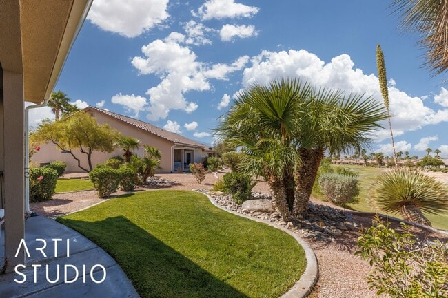 Building Photo - Welcome to your dream home located in the ...