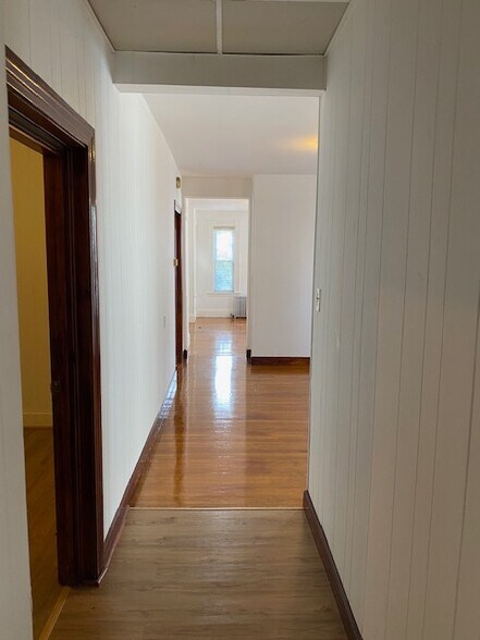 Building Photo - 157 Beacon St