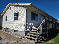 Building Photo - 3647 Albrecht Ave