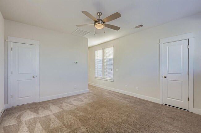Building Photo - 12518 Red Sparrow St