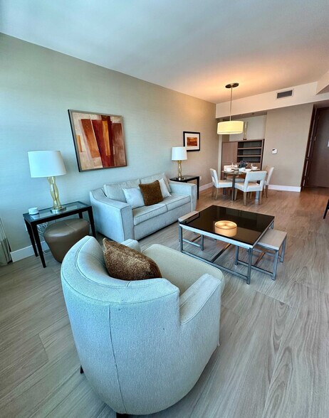 Building Photo - 1395 Brickell Ave