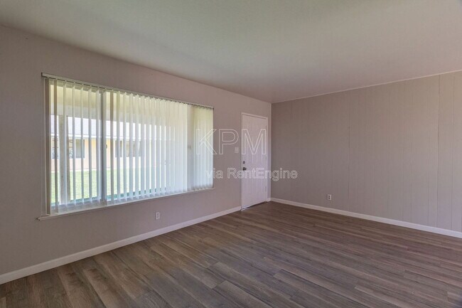 Building Photo - 10400 Lower Sacramento Rd