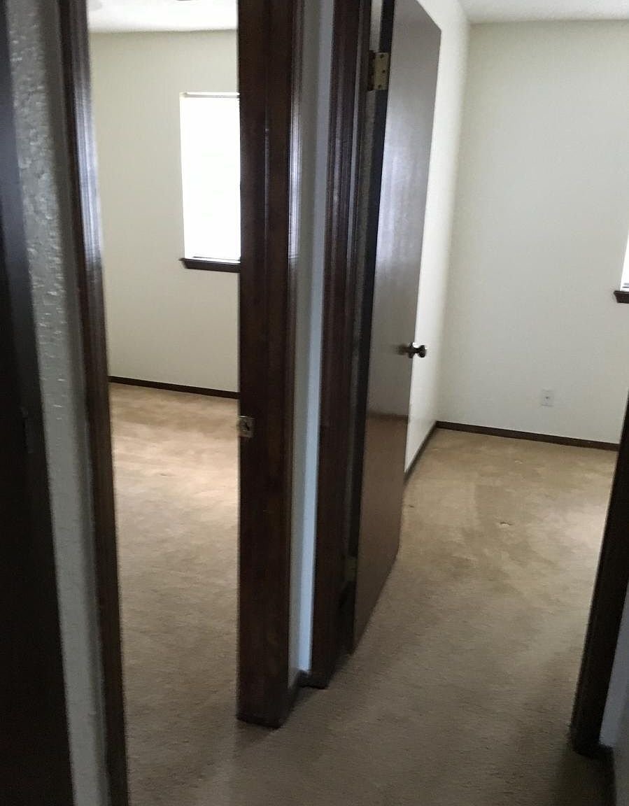 Building Photo - 908 Ranchoak Ct