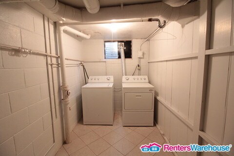 Building Photo - 417 44th St
