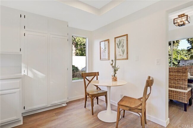 Building Photo - 1 Sandalwood