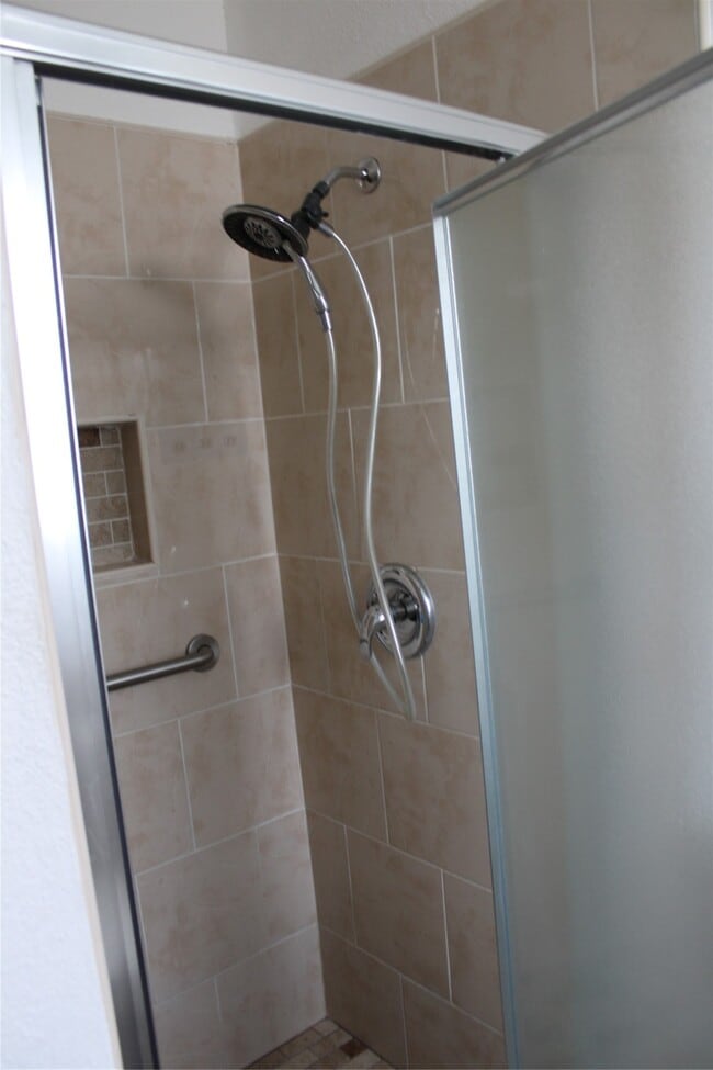 Building Photo - 12111 Wood Forest Dr