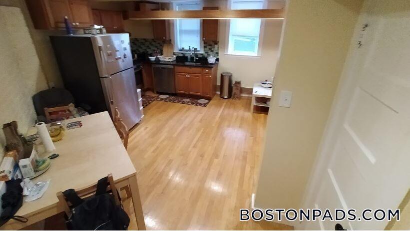 Building Photo - 156 Magazine St