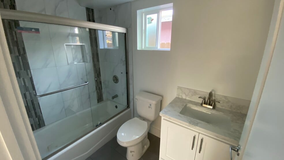 Building Photo - 465 S Ford Blvd