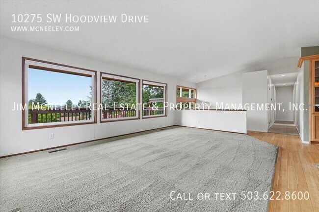 Building Photo - 10275 SW Hoodview Dr