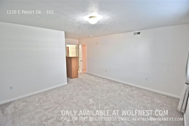 Building Photo - 1230 Privet Dr