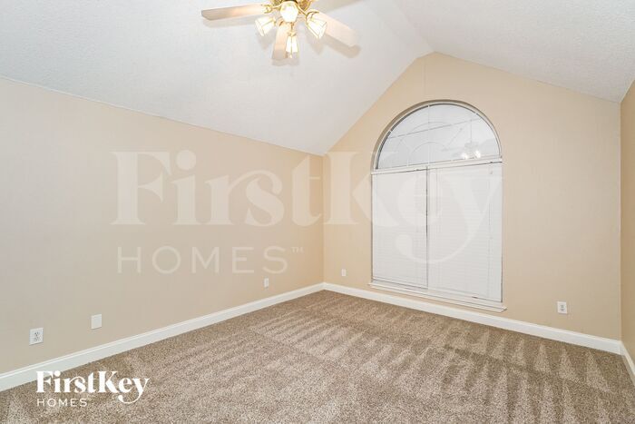 Building Photo - 2132 Montclair Ln