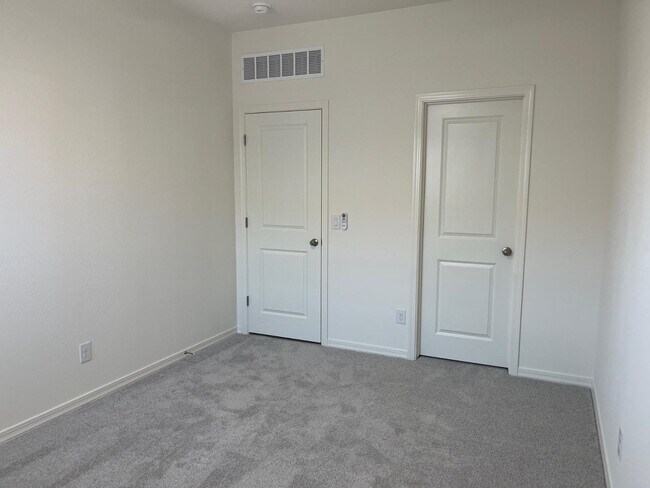 Building Photo - 4466 N 100th Dr