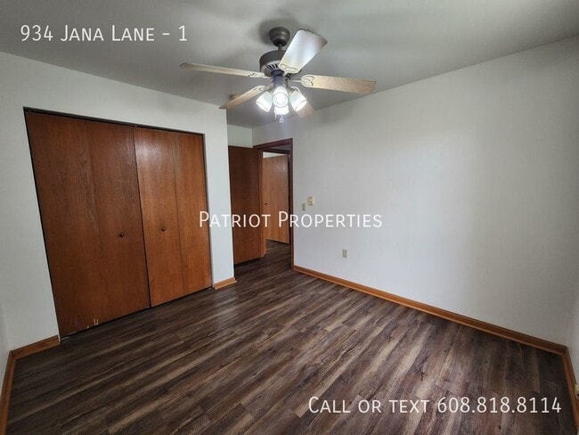 Building Photo - 934 Jana Ln