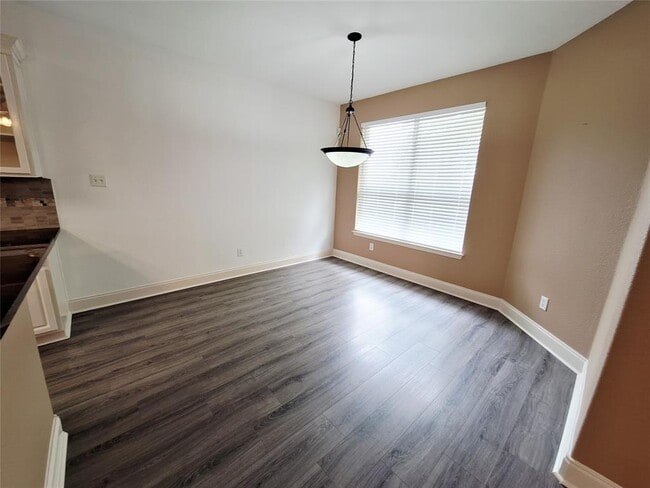 Building Photo - 2122 Wheaton Trail