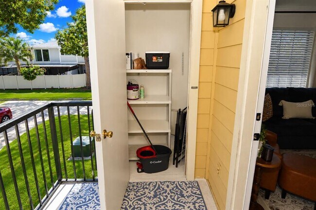 Building Photo - 8714 Mallard Reserve Dr