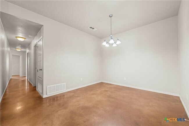 Building Photo - 1521 Aztec Trce