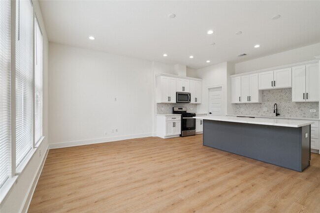 Building Photo - 4631 Balkin St