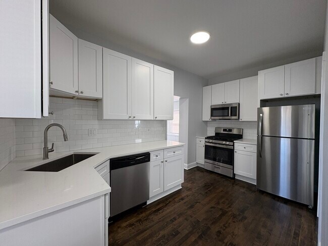 Building Photo - 307 Prairie Ave