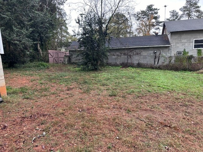 Building Photo - Charming Studio Apartment Close to the Mas...