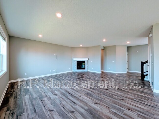 Building Photo - 9850 Glacial Valley Rd