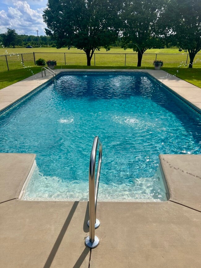 Building Photo - 1155 Raccoon Rd