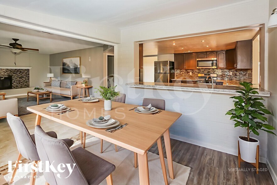 Building Photo - 8427 N 47th Dr