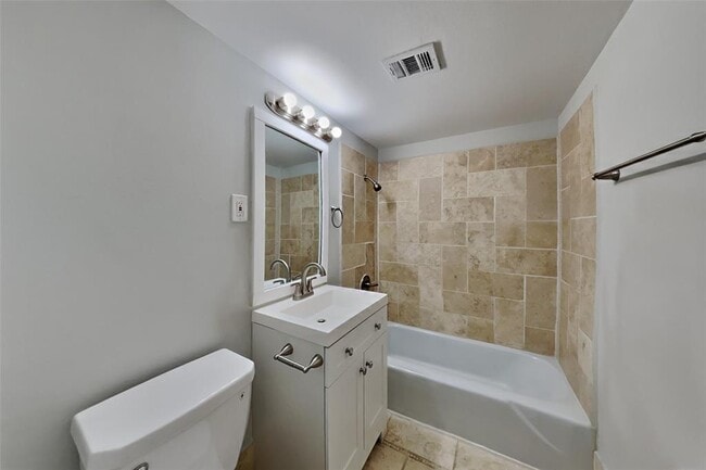 Building Photo - 3434 Hickory Hollow Rd