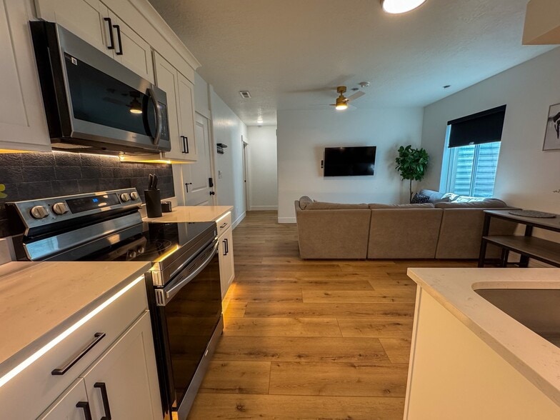 Building Photo - 5385 N Sulley Way