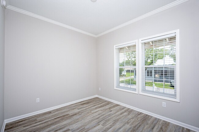 Building Photo - 1618 Killarney Ct