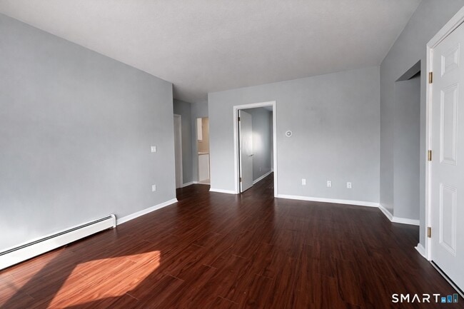 Building Photo - 230 N Main St