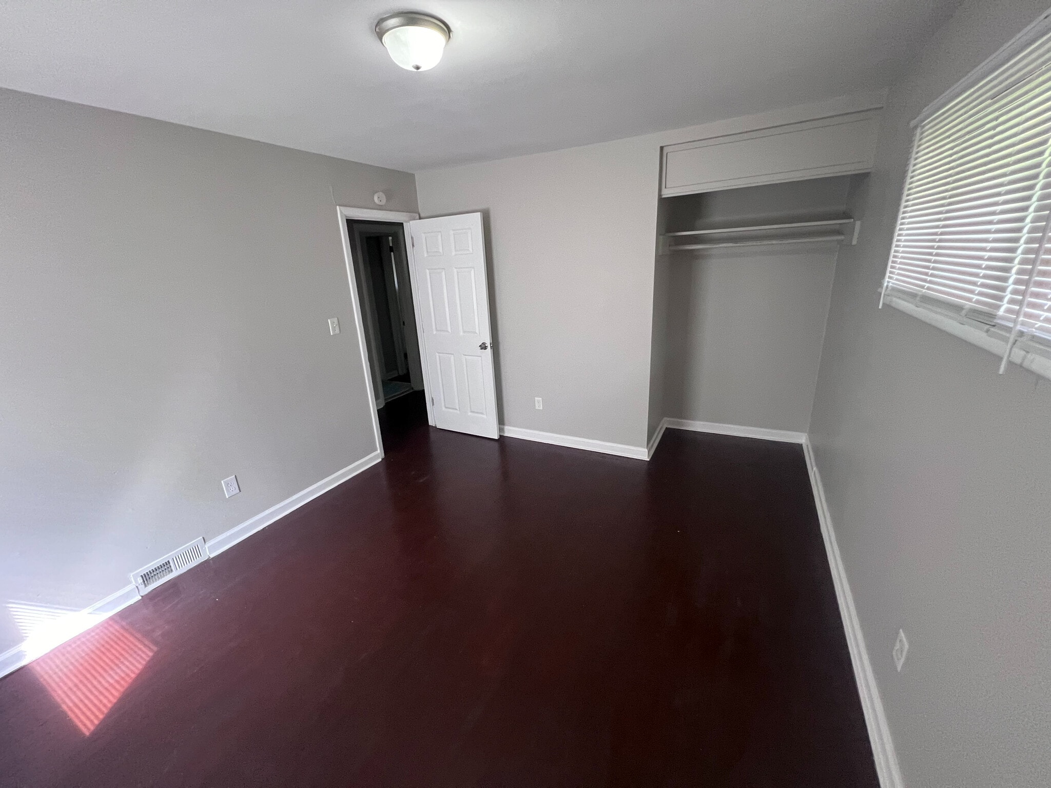 Building Photo - Room in House on Nations Ford Rd