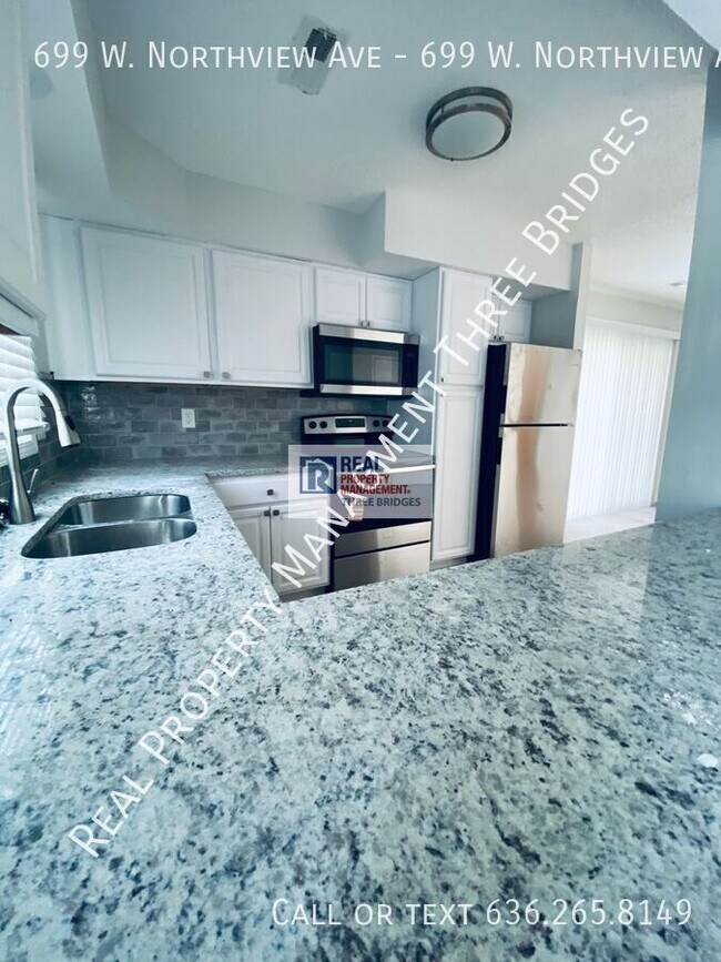 Building Photo - 699 W Northview Ave