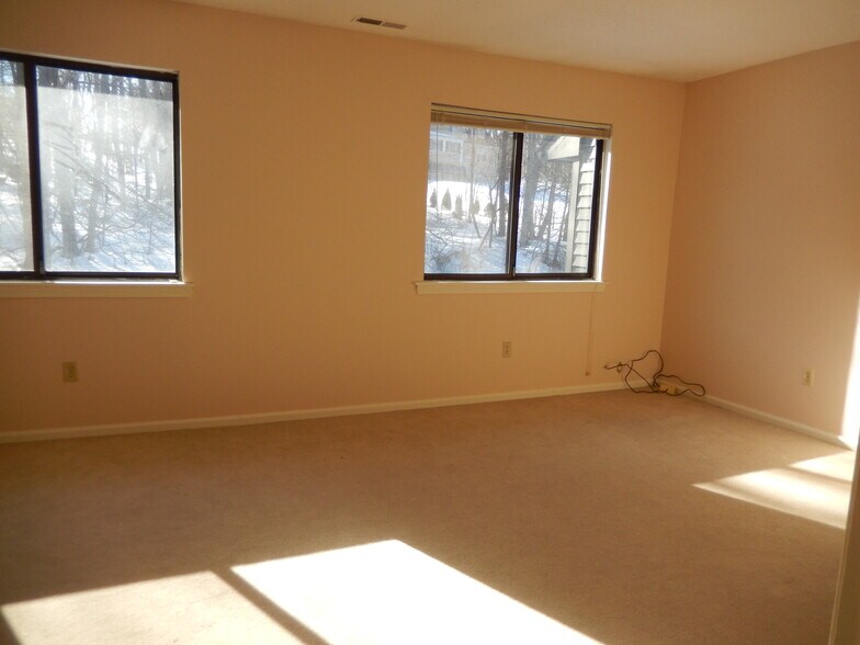 Building Photo - 180 Conestoga Way