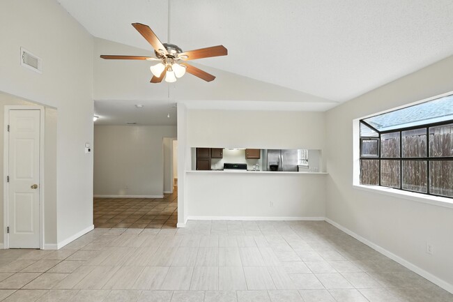 Building Photo - 8611 Valley Ledge Dr