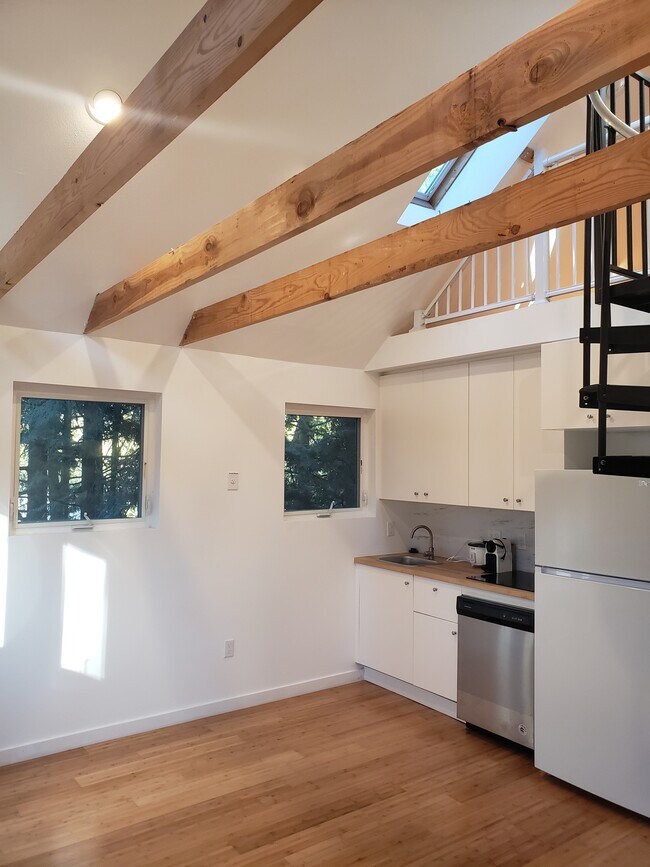 5375 SW Humphrey Blvd 5375 SW Humphrey Blvd Portland OR 97221