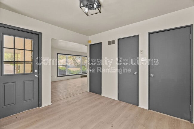 Building Photo - 9516 Jannette Dr