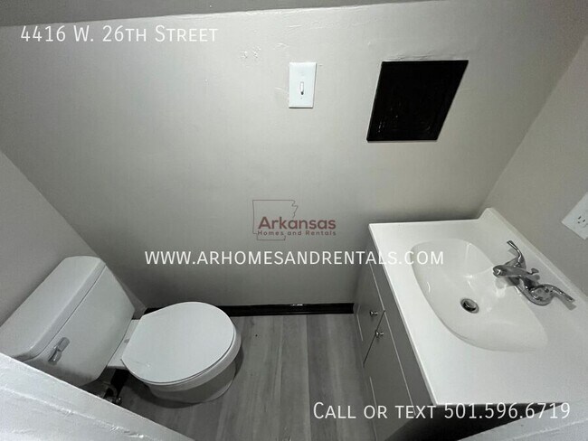 Building Photo - 4416 W 26th St