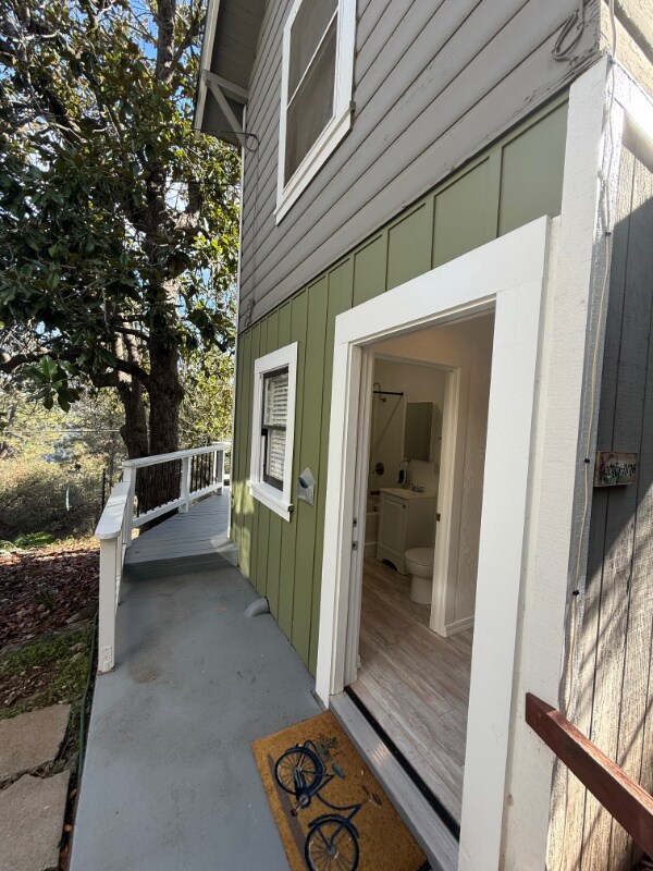 Building Photo - 190 Lubeck Rd