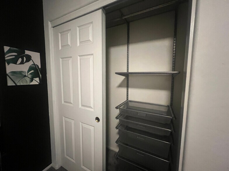 Building Photo - 17372 W Navajo St