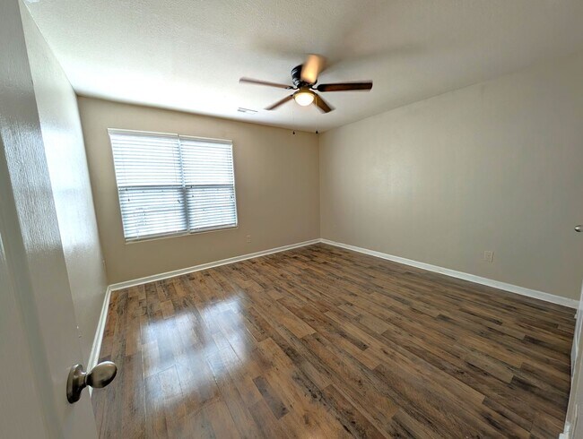 Building Photo - 9223 Avery Meadows Dr