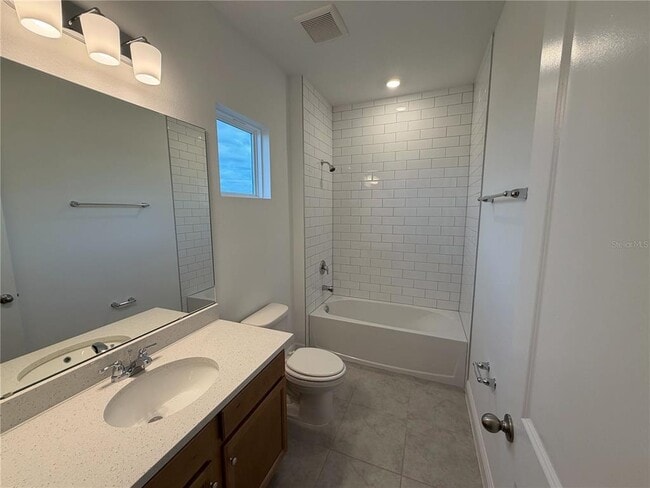 Building Photo - 2184 Axel St